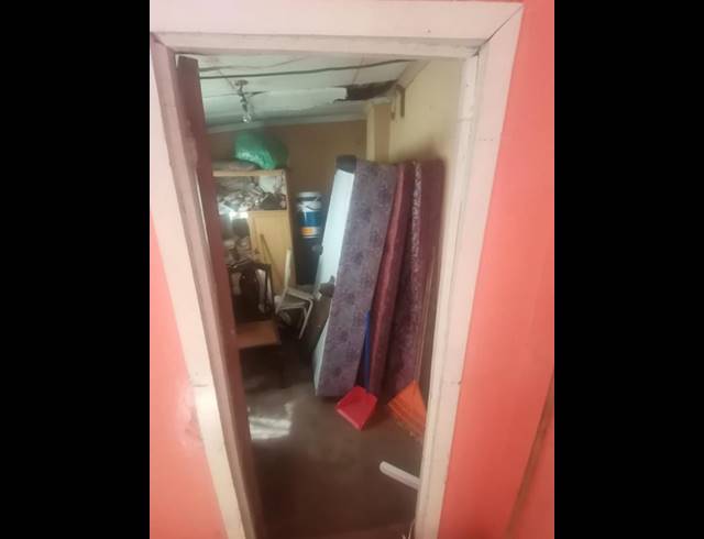 3 BEDROOM HOUSE FOR SALE IN NHLAPO